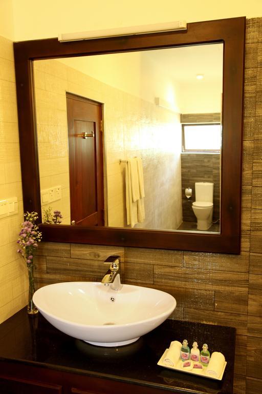 Oreeka - Katunayake Airport Transit Hotels Pokoj fotografie